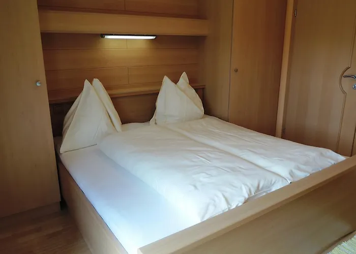 Edda 施特罗布尔